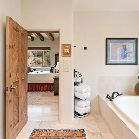 3 Bedroom - 5 Min. Walk To Canyon Rd. - Adobe Dream Holiday home