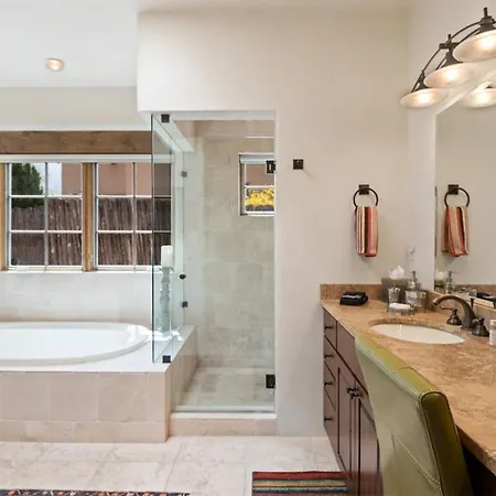 3 Bedroom - 5 Min. Walk To Canyon Rd. - Adobe Dream * Santa Fe