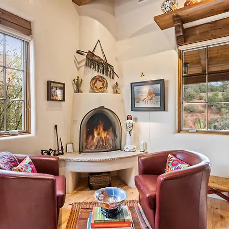 3 Bedroom - 5 Min. Walk To Canyon Rd. - Adobe Dream Holiday home *