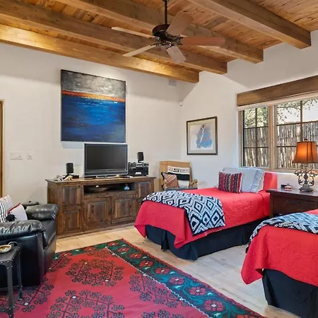 Holiday home 3 Bedroom - 5 Min. Walk To Canyon Rd. - Adobe Dream Santa Fe
