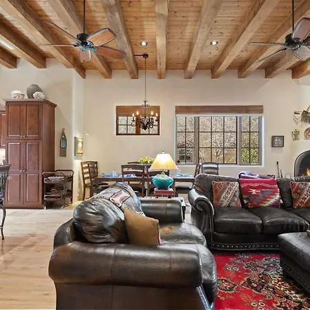 3 Bedroom - 5 Min. Walk To Canyon Rd. - Adobe Dream Holiday home
